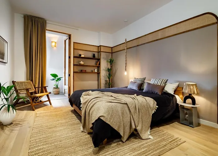 Padar - 2 Bedrooms In Eixample Dreta Barcelona